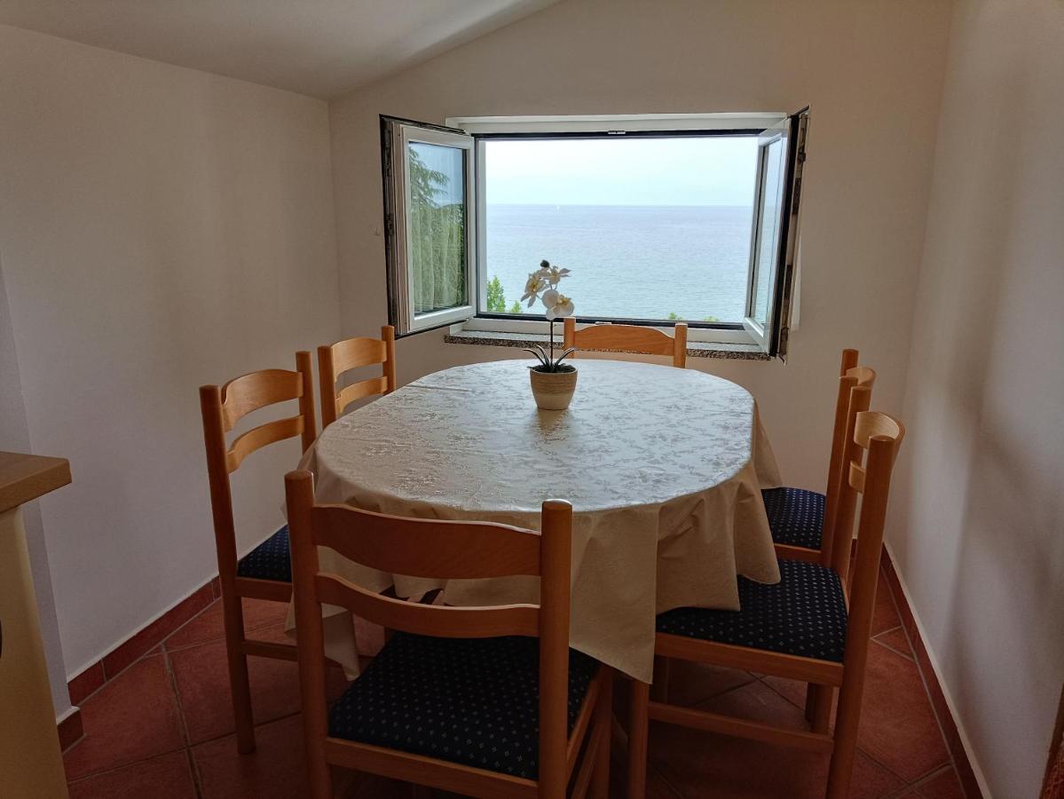 Villa Bionda Malinska Buitenkant foto